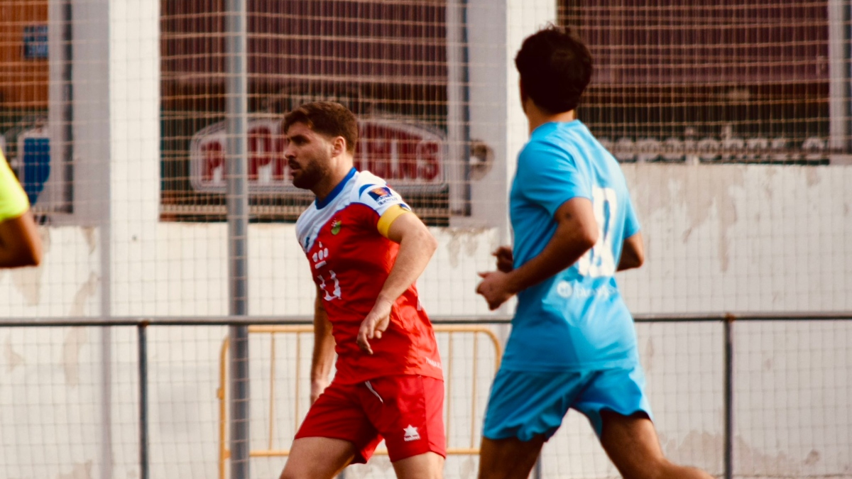 El CD Móstoles URJC inicia el año con remontada y victoria y colidera su grupo de Tercera RFEF El CD Móstoles URJC inicia el año con remontada y victoria y colidera su grupo de Tercera RFEF