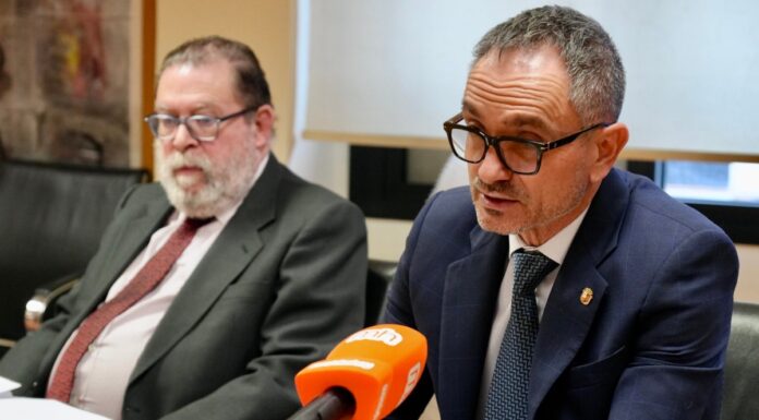 Móstoles presiona al Ministerio: el alcalde exige a Óscar Puente una reunión urgente por las pantallas de la A-5