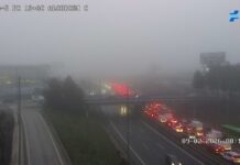 Problemas para salir de Móstoles por un accidente en el enlace de la A-5 y la huelga de trenes