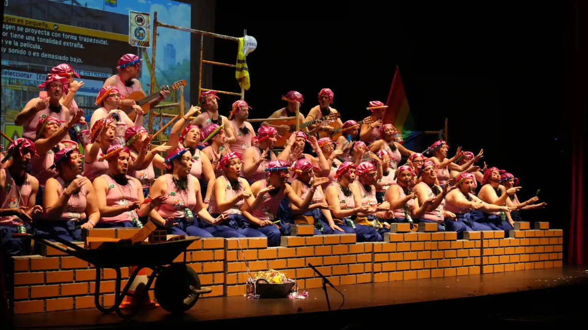 El Carnaval de Móstoles ya tiene reyes: la Peña El Soniquete triunfa en una noche con aroma a Cádiz