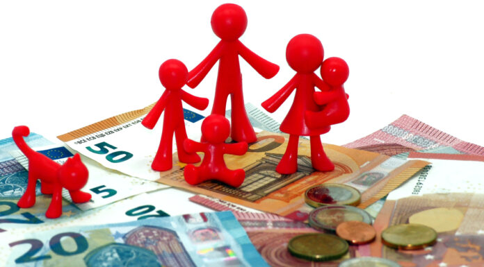 Hasta 200 euros al mes de ayudas para las familias con hijos menores a su cargo en Móstoles