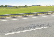 La DGT alerta del mal estado en la vía de la A-5 a la altura de Móstoles y pide extremar la precaución