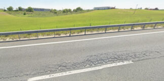 La DGT alerta del mal estado en la vía de la A-5 a la altura de Móstoles y pide extremar la precaución
