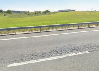 La DGT alerta del mal estado en la vía de la A-5 a la altura de Móstoles y pide extremar la precaución