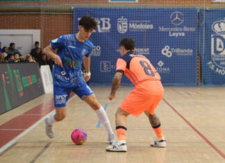 El FS Móstoles golea al filial del FC Barcelona y sueña con el ascenso directo