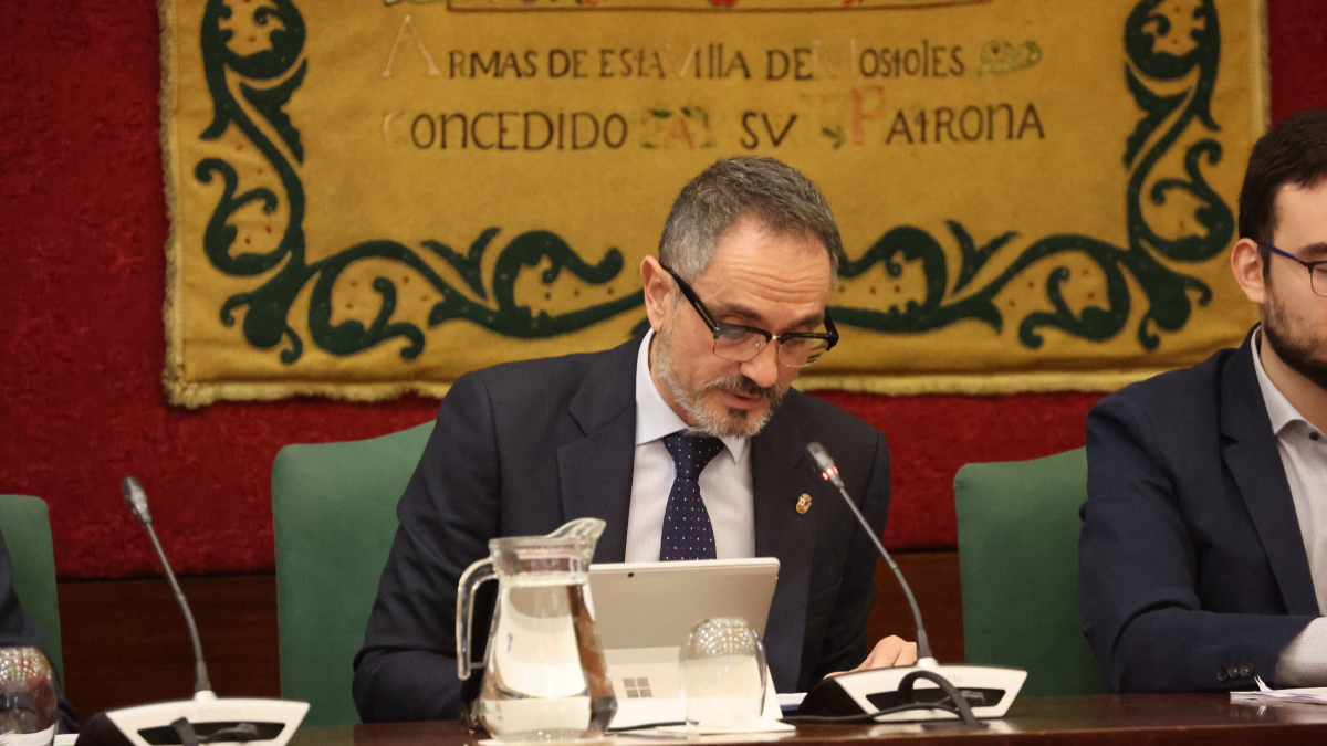 Cara a cara en Móstoles: Bautista rechaza dimitir frente a una oposición que pide en bloque su salida