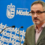 La oposición pide en bloque su dimisión como alcalde de Móstoles por supuesto acoso y Bautista se defiende