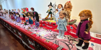 Llega a Móstoles una exposición solidaria con cerca de 200 muñecas Nancy contra el cáncer infantil