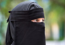 Móstoles aprueba la prohibición del burka y del niqab en sus edificios públicos a propuesta de VOX Móstoles aprueba la prohibición del burka y del niqab en sus edificios públicos a propuesta de VOX