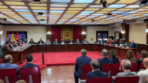 La oposición pide en bloque su dimisión como alcalde de Móstoles por supuesto acoso y Bautista se defiende