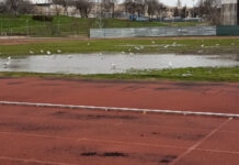 Denuncian la situación precaria en los campos de rugby de Móstoles: barracones y sin agua caliente Denuncian la situación precaria en los campos de rugby de Móstoles: barracones y sin agua caliente
