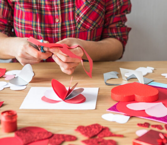 Gana 50 euros por comprar en Móstoles: así funciona el gran sorteo de San Valentín para los vecinos