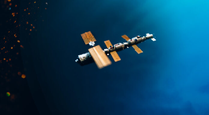 Alumnos de un instituto de Móstoles crearán su propio satélite y lo lanzarán al espacio