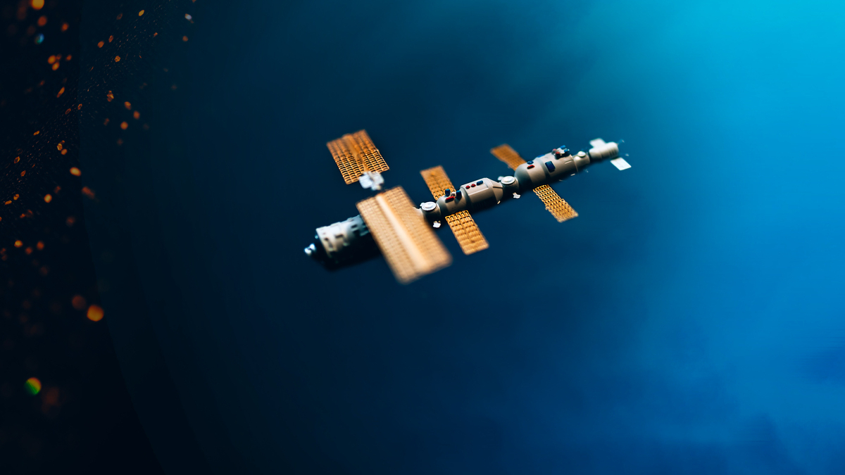 Alumnos de un instituto de Móstoles crearán su propio satélite y lo lanzarán al espacio Alumnos de un instituto de Móstoles crearán su propio satélite y lo lanzarán al espacio