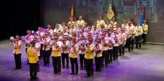 Banda Municipal Juvenil y Grupo de Mayorets de Móstoles.