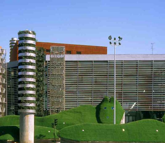 Vox Móstoles y los vecinos emiten numerosas quejas tras un cambio de horario de una actividad cultural "sin causa justificada"