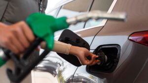 IVA reducido al 10%: el plan de choque que rebajará el precio de la gasolina y la luz desde hoy en Móstoles