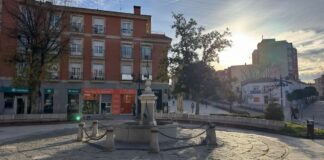 AHIMOS denuncia un atentado contra el patrimonio histórico de Móstoles en la Fuente de los Peces