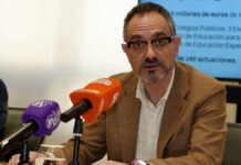 Bautista responde a la polémica de los institutos de Móstoles: «Los centros están perfectamente mantenidos»