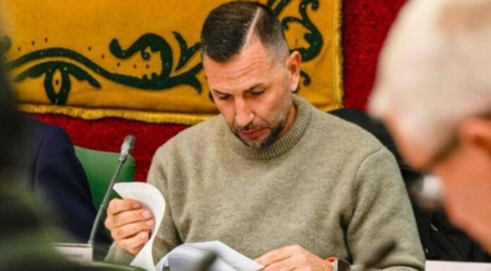 Dimite Raúl Gallego, concejal del PP de Móstoles cercano a la exedil que denunció a Manuel Bautista por presunto acoso sexual y laboral