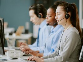 "Cómo ser teleoperador y no morir en el intento": el nuevo libro de un vecino de Móstoles