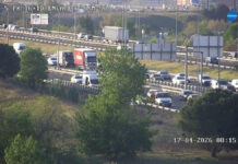 El incendio de un vehículo en la M-50 provoca retenciones de tráfico a la altura de Móstoles