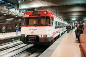 Renfe Cercanías confirma los cortes parciales en la C-5: los trenes de Móstoles cambiarán su destino durante un mes