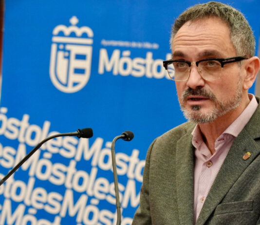 El alcalde de Móstoles se querellará contra el delegado del Gobierno por vulneración de su honor