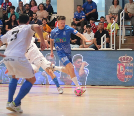 El CD Móstoles URJC se aleja del ascenso y el FS Móstoles sigue soñando con los playoffs