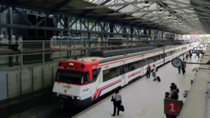 Nuevos problemas en la C-5: retenciones y demoras por una acumulación de trenes a la altura de Móstoles