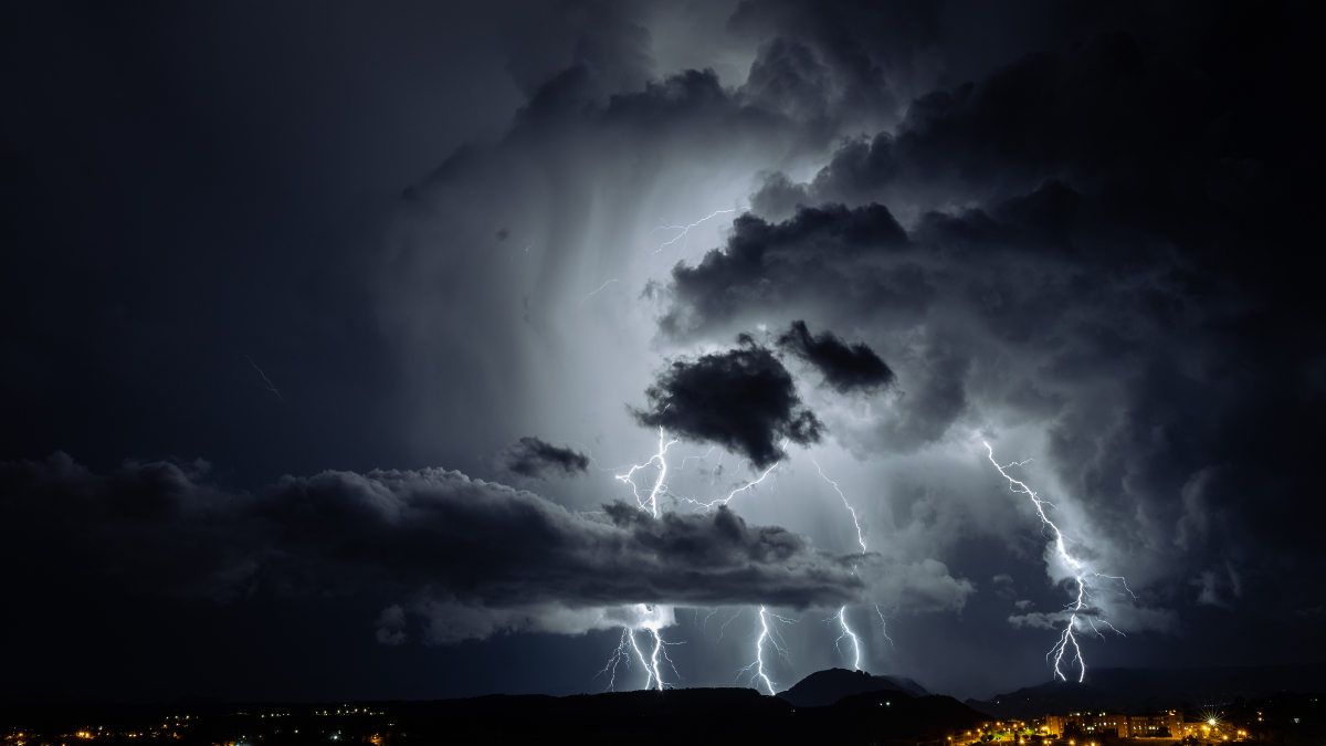 La AEMET activa la alerta amarilla en Móstoles por tormentas y fuertes lluvias para este jueves
