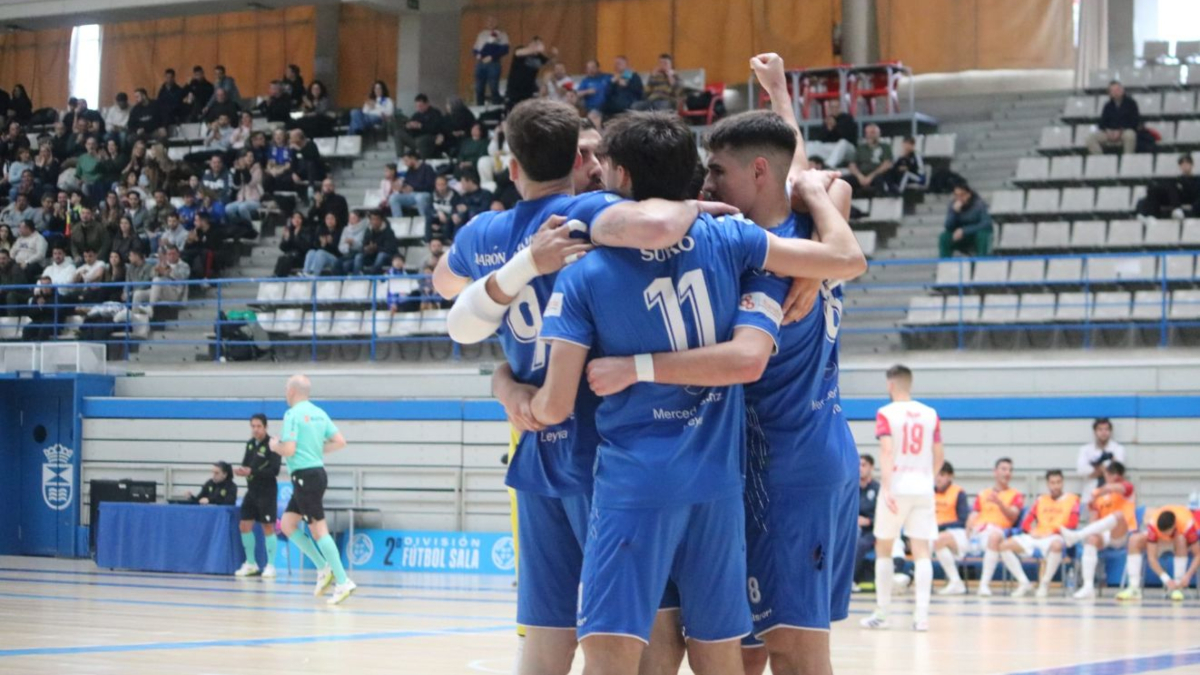 El FS Móstoles despide la temporada regular con derrota y ya piensa en los playoffs de ascenso El FS Móstoles despide la temporada regular con derrota y ya piensa en los playoffs de ascenso