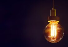Bajada drástica del precio de la luz en Móstoles: cae más de un 12% durante el mes de abril