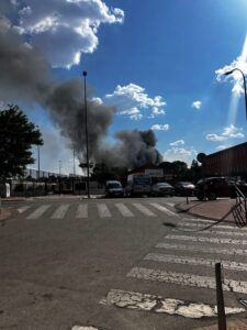 Incendio en Móstoles moviliza a bomberos y policía