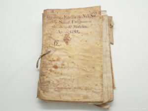 AHIMOS recupera un libro de contabilidad del 1752 de la Ermita de Nuestra Señora de la Salud de Móstoles