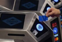 Los vecinos de Móstoles podrán pagar con tarjeta en los tornos del Metro desde el 1 de junio Los vecinos de Móstoles podrán pagar con tarjeta en los tornos del Metro desde el 1 de junio