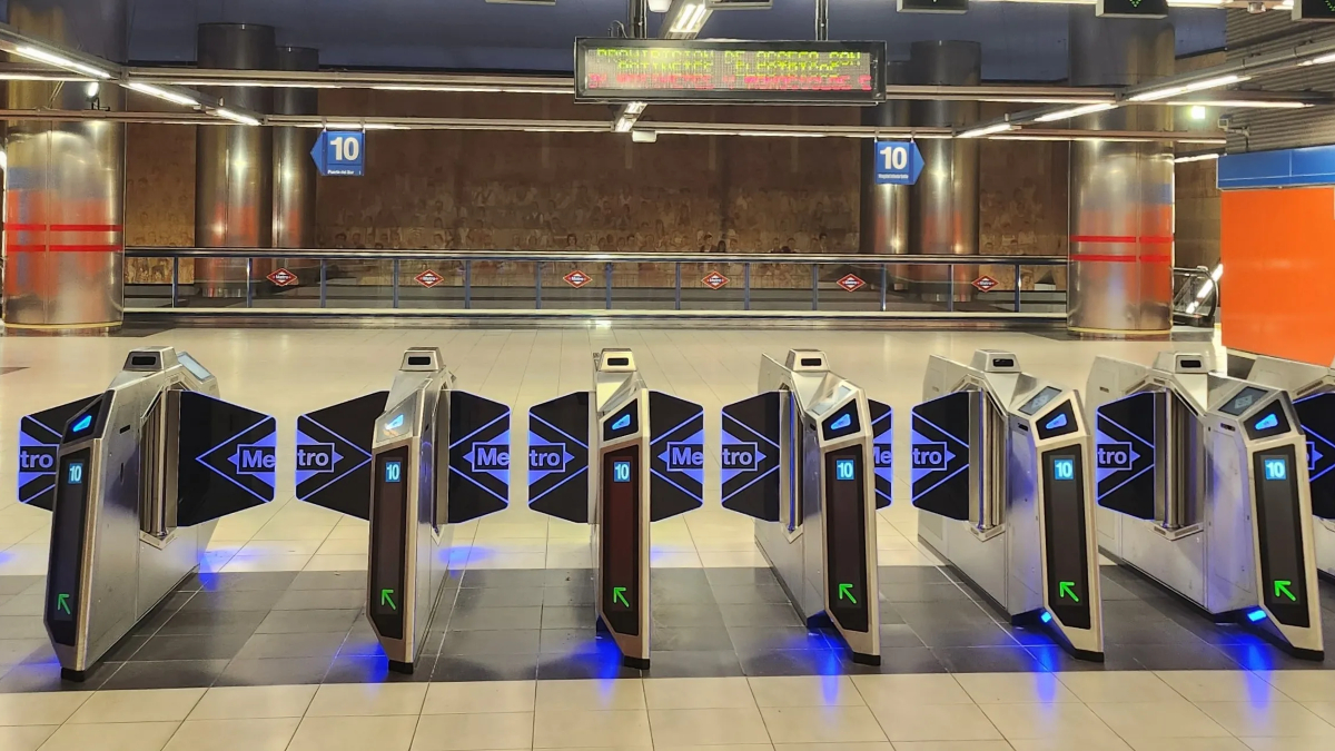 Cambio en las estaciones de Metro de Móstoles en junio: habrá tornos inteligentes para pagar con tarjeta