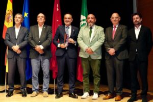 Móstoles obtiene la Escoba de Platino del año 2026 por la limpieza de grafitis