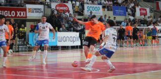 El FS Móstoles pierde agónicamente en el primer partido de playoffs de ascenso