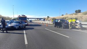 Dos heridos y cuatro vehículos afectados en un accidente en la M-50 muy cerca de Móstoles