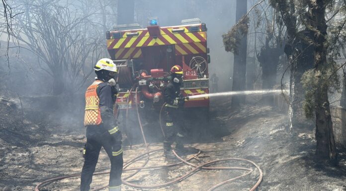 Un incendio en Villaviciosa de Odón pone en alerta a los vecinos de Móstoles: el Ayuntamiento pide extremar la precaución Un incendio en Villaviciosa de Odón pone en alerta a los vecinos de Móstoles: el Ayuntamiento pide extremar la precaución