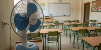 Los AMPAs de varios colegios de Móstoles protestan por el calor en las aulas: el Ayuntamiento da respuesta Los AMPAs de varios colegios de Móstoles protestan por el calor en las aulas: el Ayuntamiento da respuesta