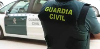 Detenido en Móstoles un joven de 19 años por realizar cuatro robos con violencia en Rivas-Vaciamadrid Detenido en Móstoles un joven de 19 años por realizar cuatro robos con violencia en Rivas-Vaciamadrid