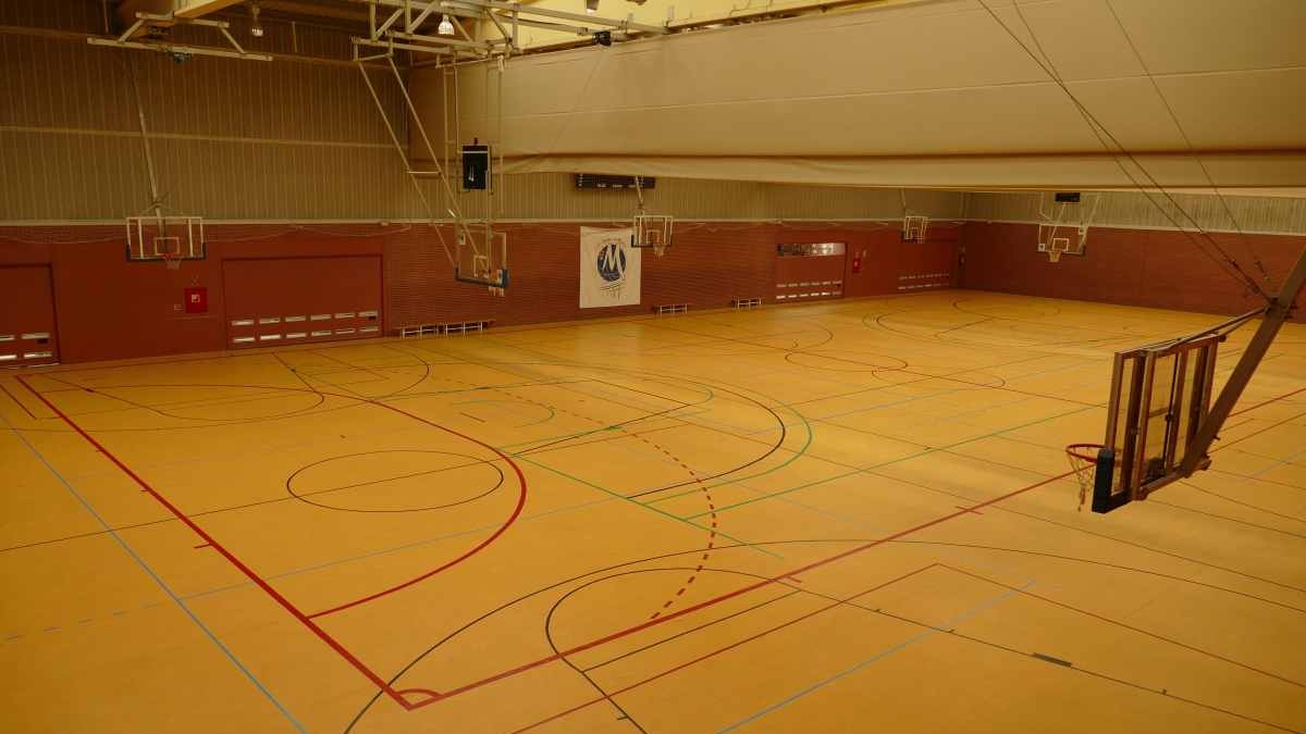 Móstoles moderniza dos pabellones deportivos con una gran inversión Móstoles moderniza dos pabellones deportivos con una gran inversión