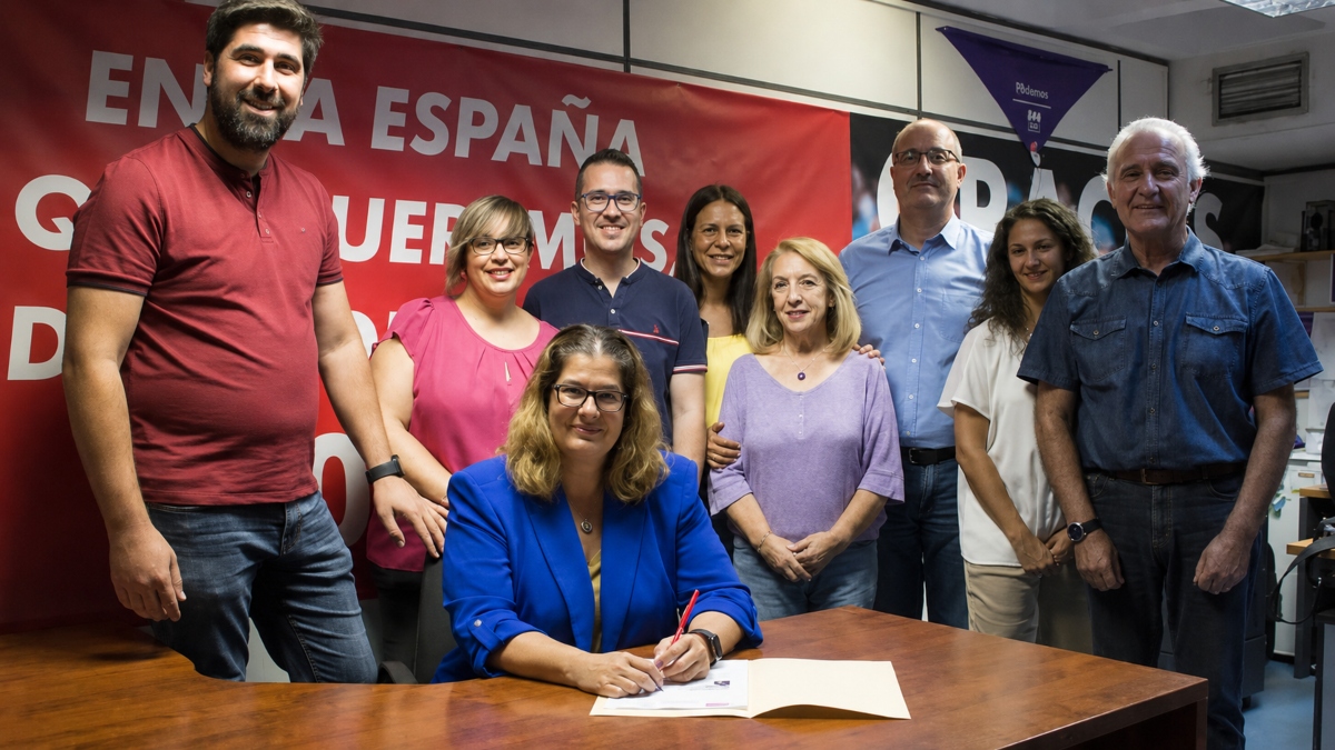 Noelia Posse y seis dirigentes más del PSOE de Móstoles dimiten de la ejecutiva del partido Noelia Posse y seis dirigentes más del PSOE de Móstoles dimiten de la ejecutiva del partido