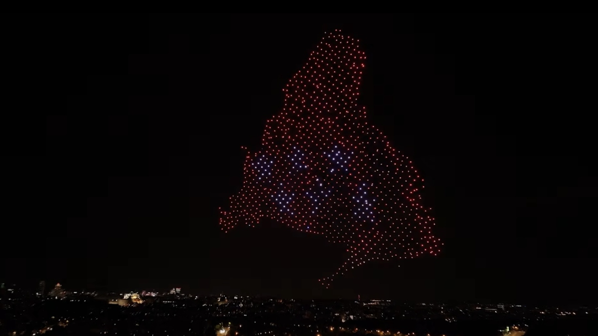 300 drones iluminarán el cielo de Móstoles en un espectáculo único para recibir el verano