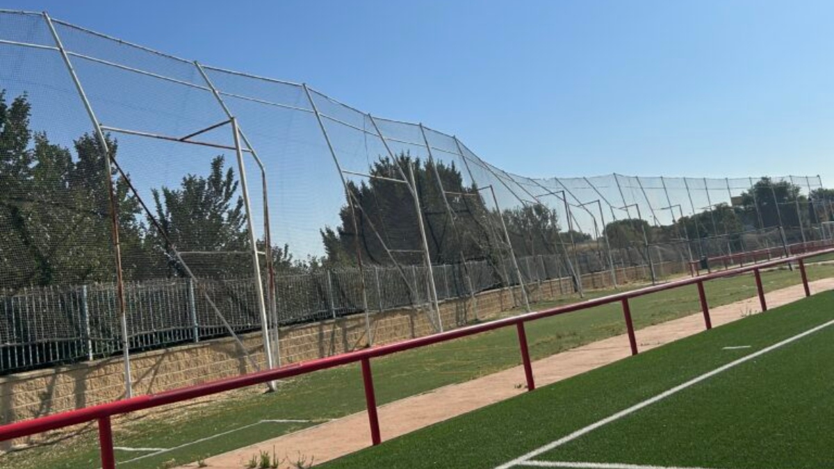 El PSOE de Móstoles denuncia el deterioro de los campos Iker Casillas y exige actuaciones urgentes