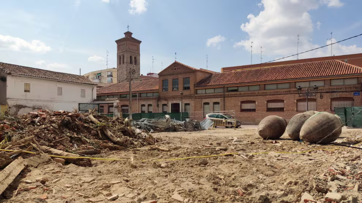 La demolición de la histórica 'Casa Roja' de Móstoles llega a los tribunales La demolición de la histórica 'Casa Roja' de Móstoles llega a los tribunales