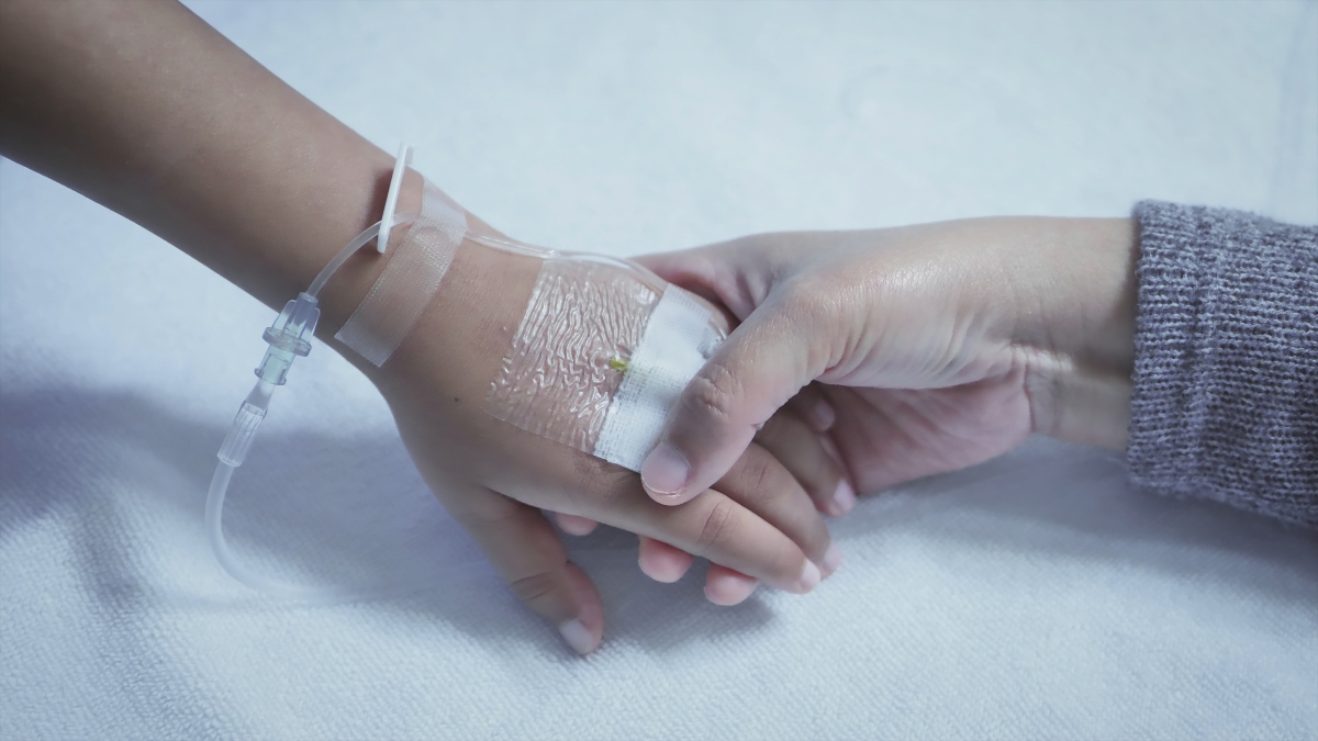 Móstoles aprueba la propuesta de VOX para ayudar a familias con niños con cáncer o enfermedades graves