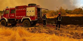 Móstoles vuelve a ser afectada por los incendios en la región: humo en suspensión, cielo rojo y olor a quemado